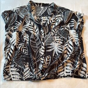 Old Navy Black and White Button Down Shirt with Notched Collar